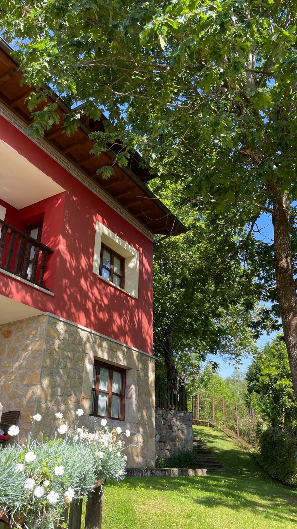 Apartamentos El Picoretu Mestas De Con Exterior foto