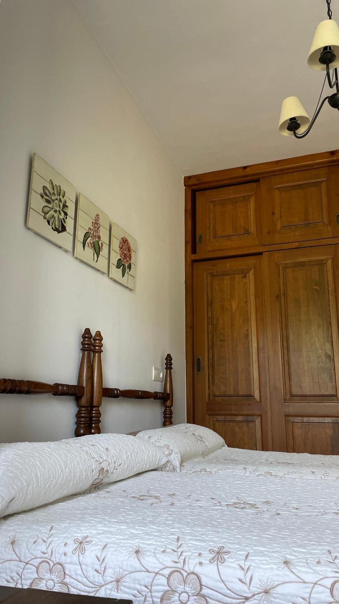 Apartamentos El Picoretu Mestas De Con Exterior foto