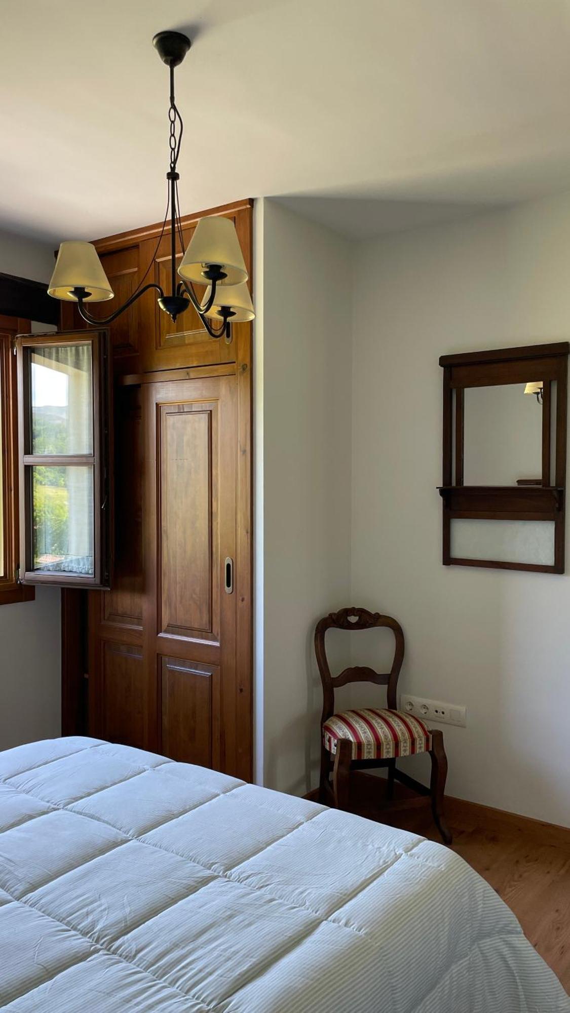 Apartamentos El Picoretu Mestas De Con Exterior foto