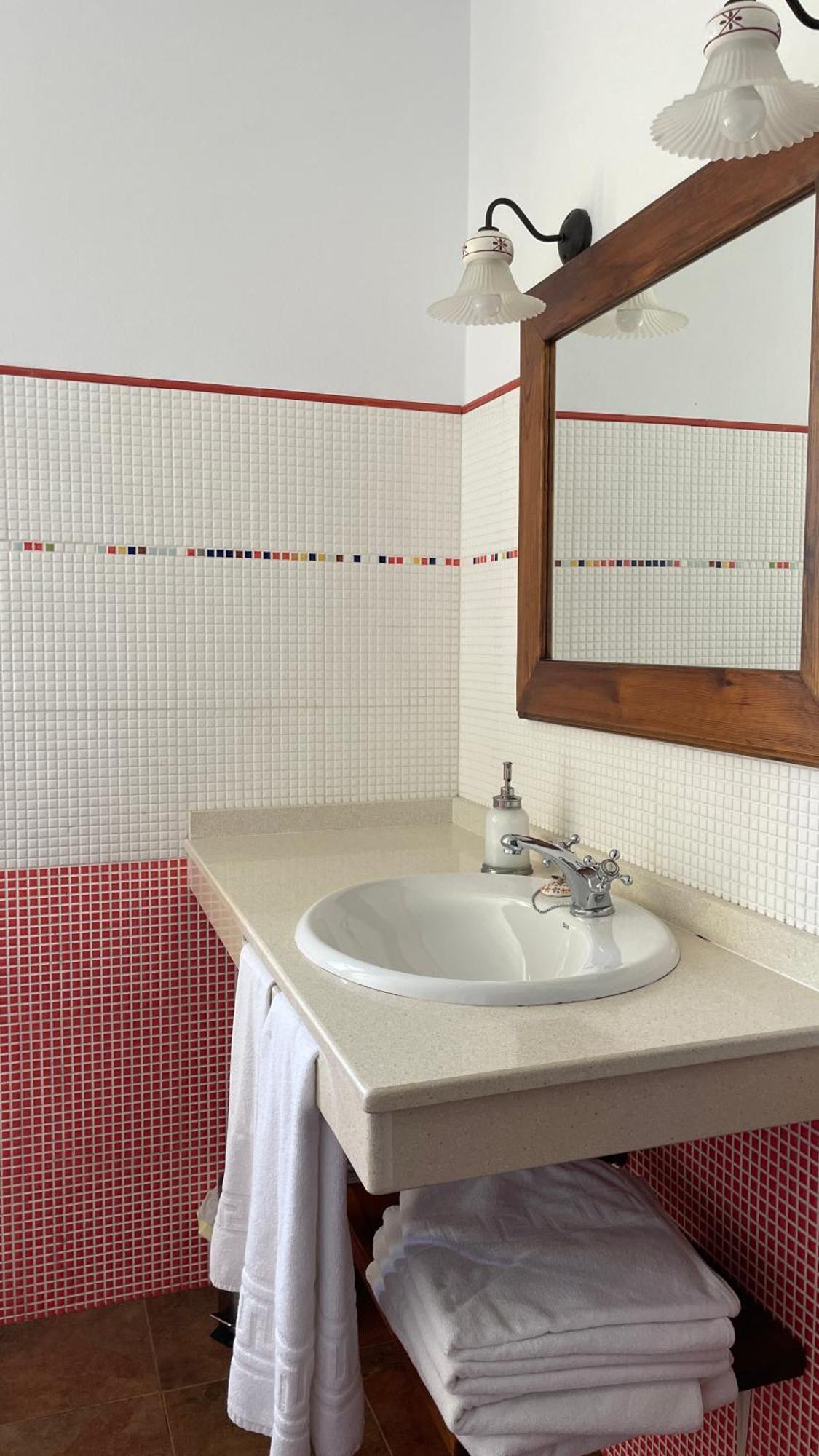 Apartamentos El Picoretu Mestas De Con Exterior foto