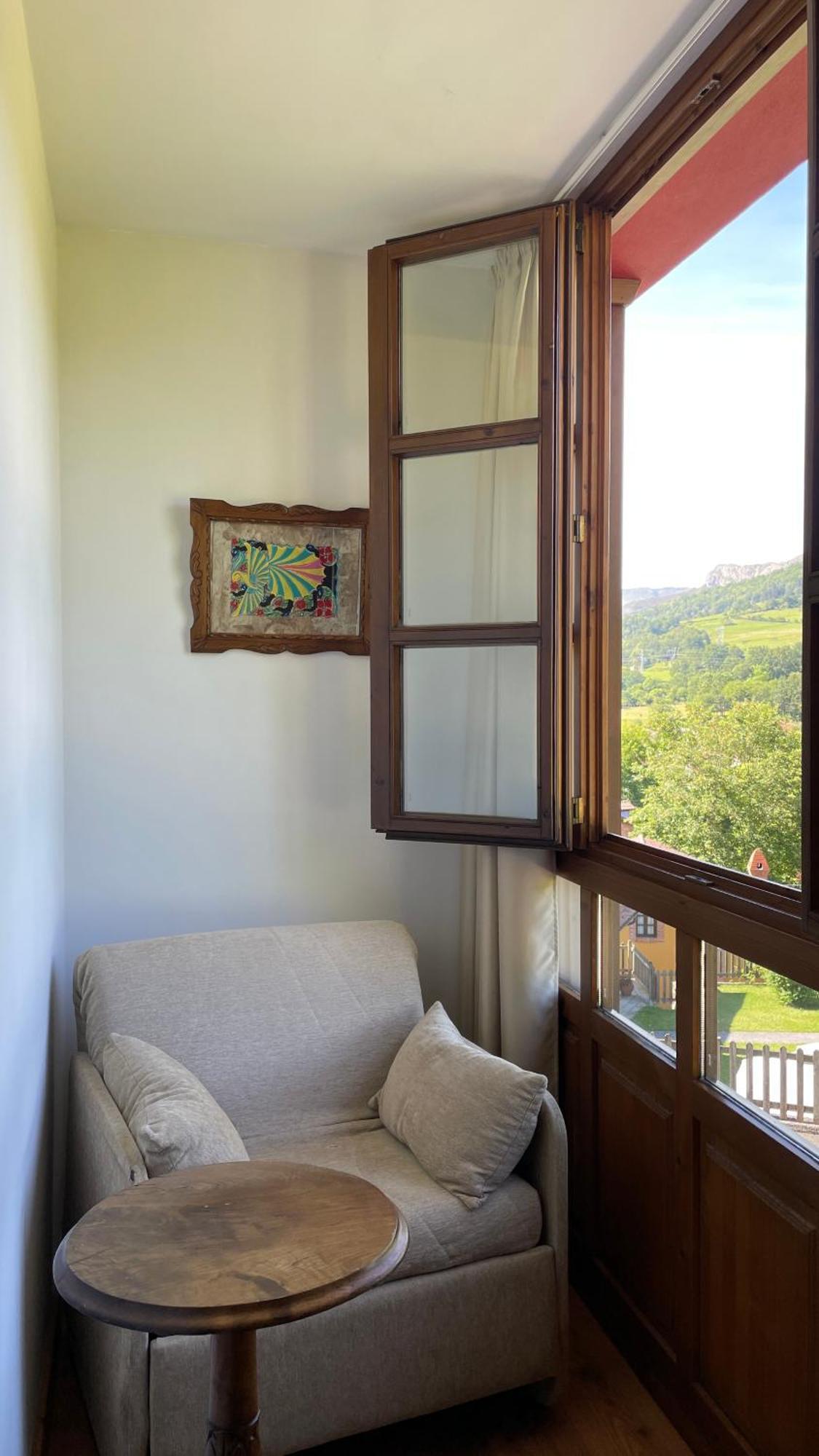 Apartamentos El Picoretu Mestas De Con Exterior foto