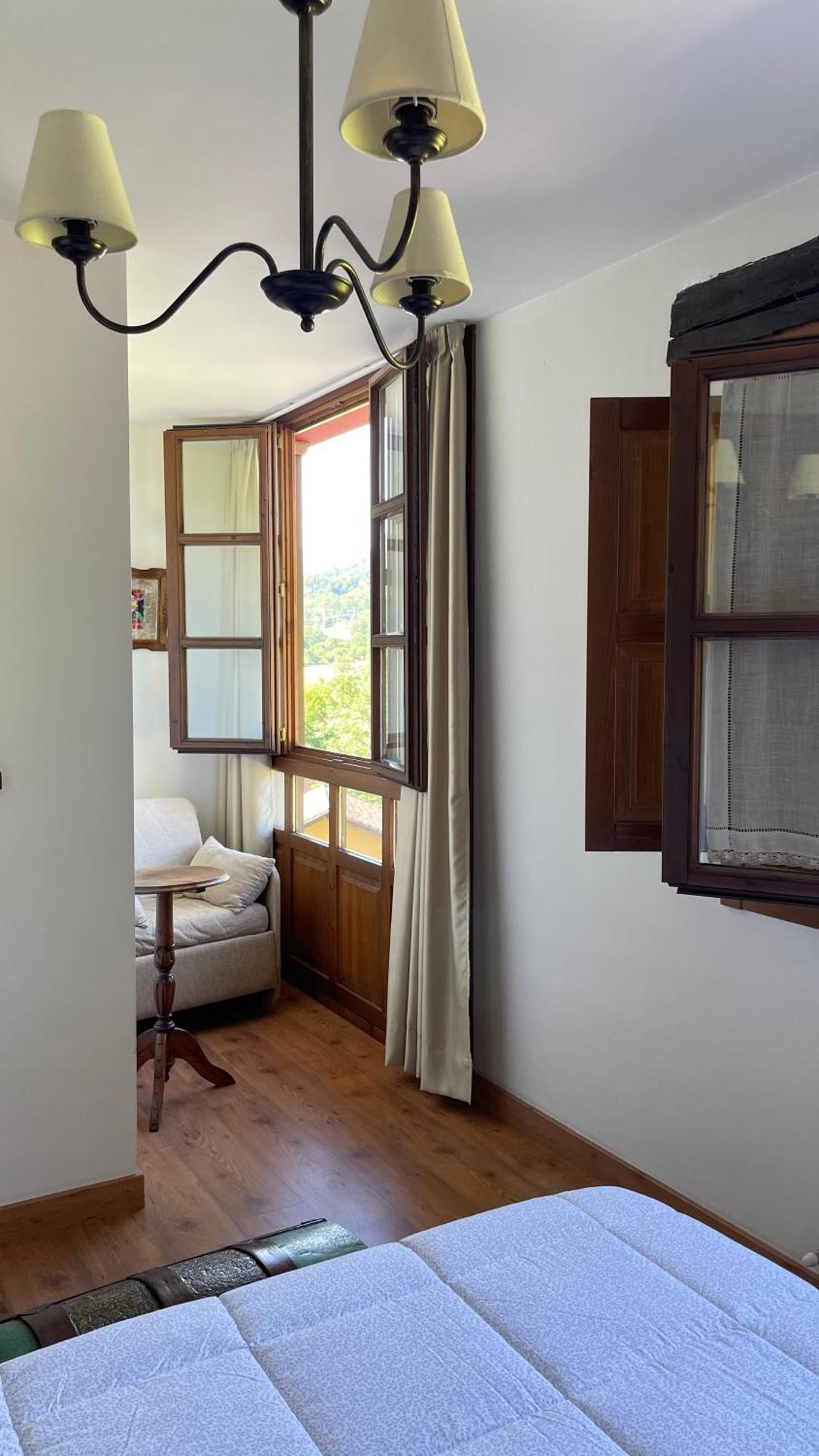 Apartamentos El Picoretu Mestas De Con Exterior foto