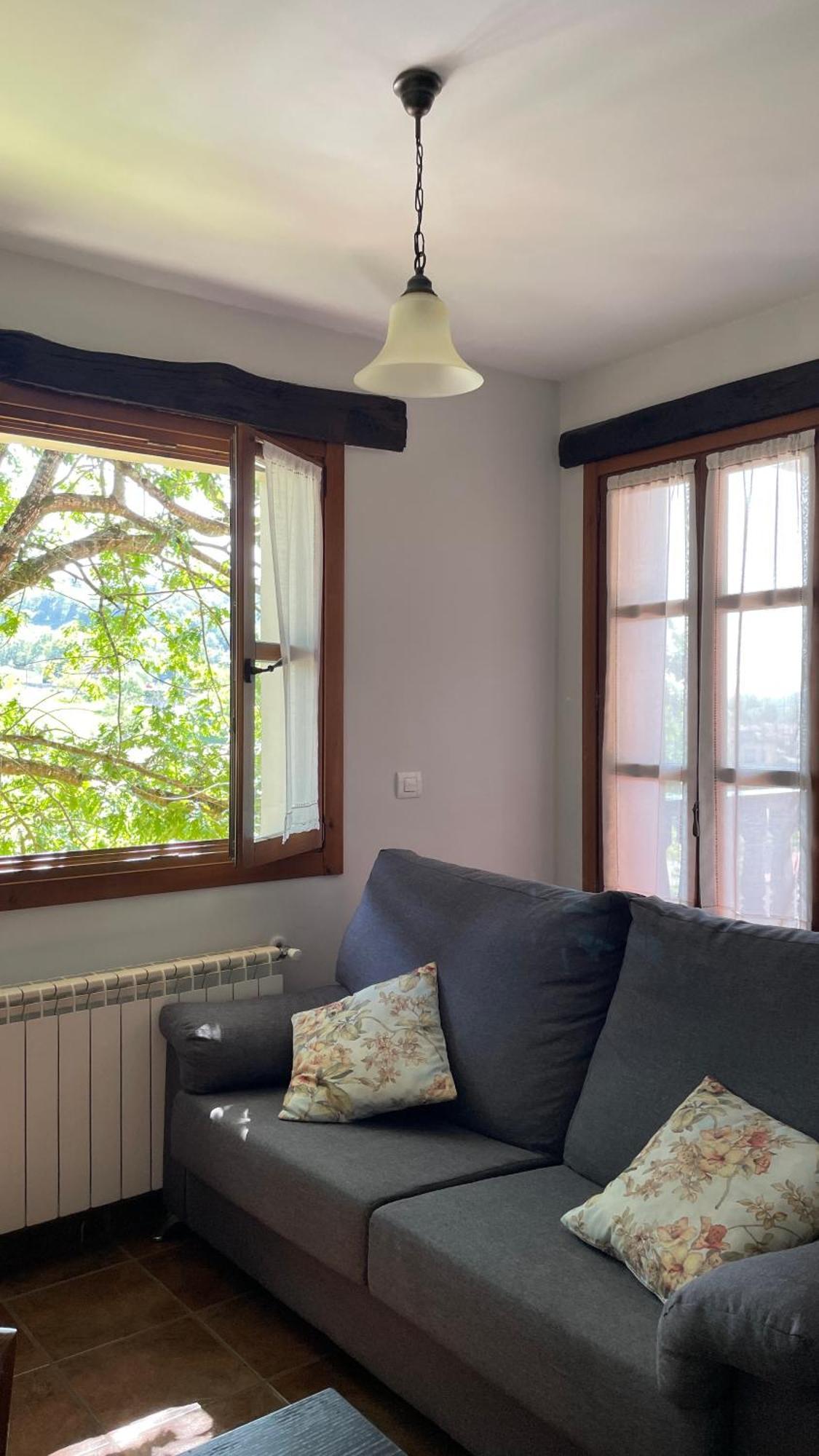 Apartamentos El Picoretu Mestas De Con Exterior foto