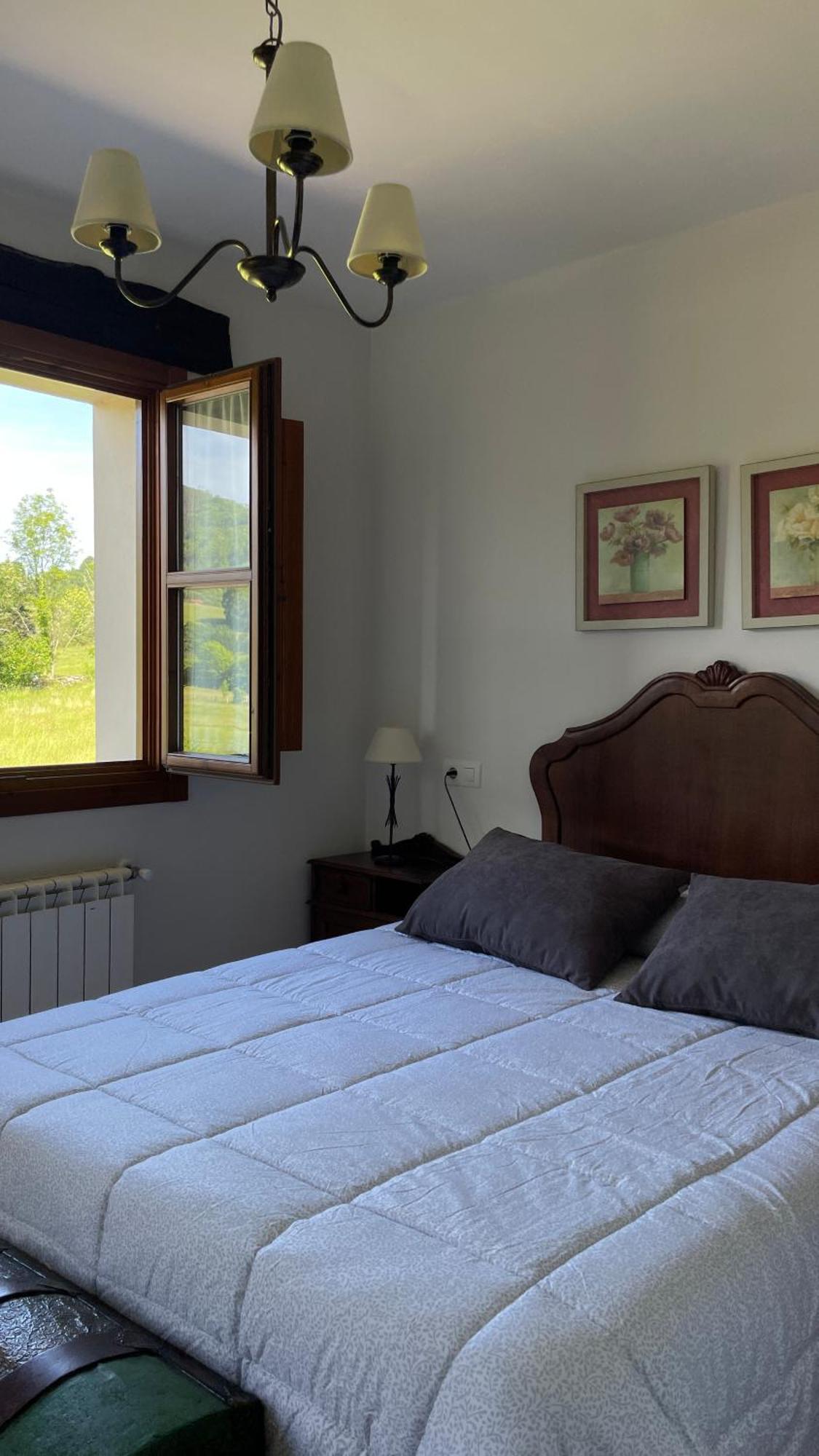 Apartamentos El Picoretu Mestas De Con Exterior foto